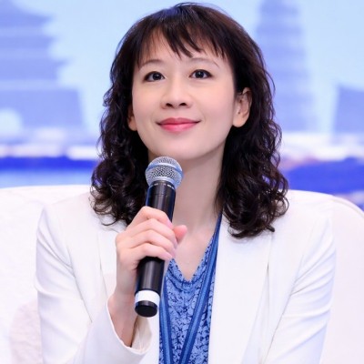 Dr. Jade H.Y. Chen